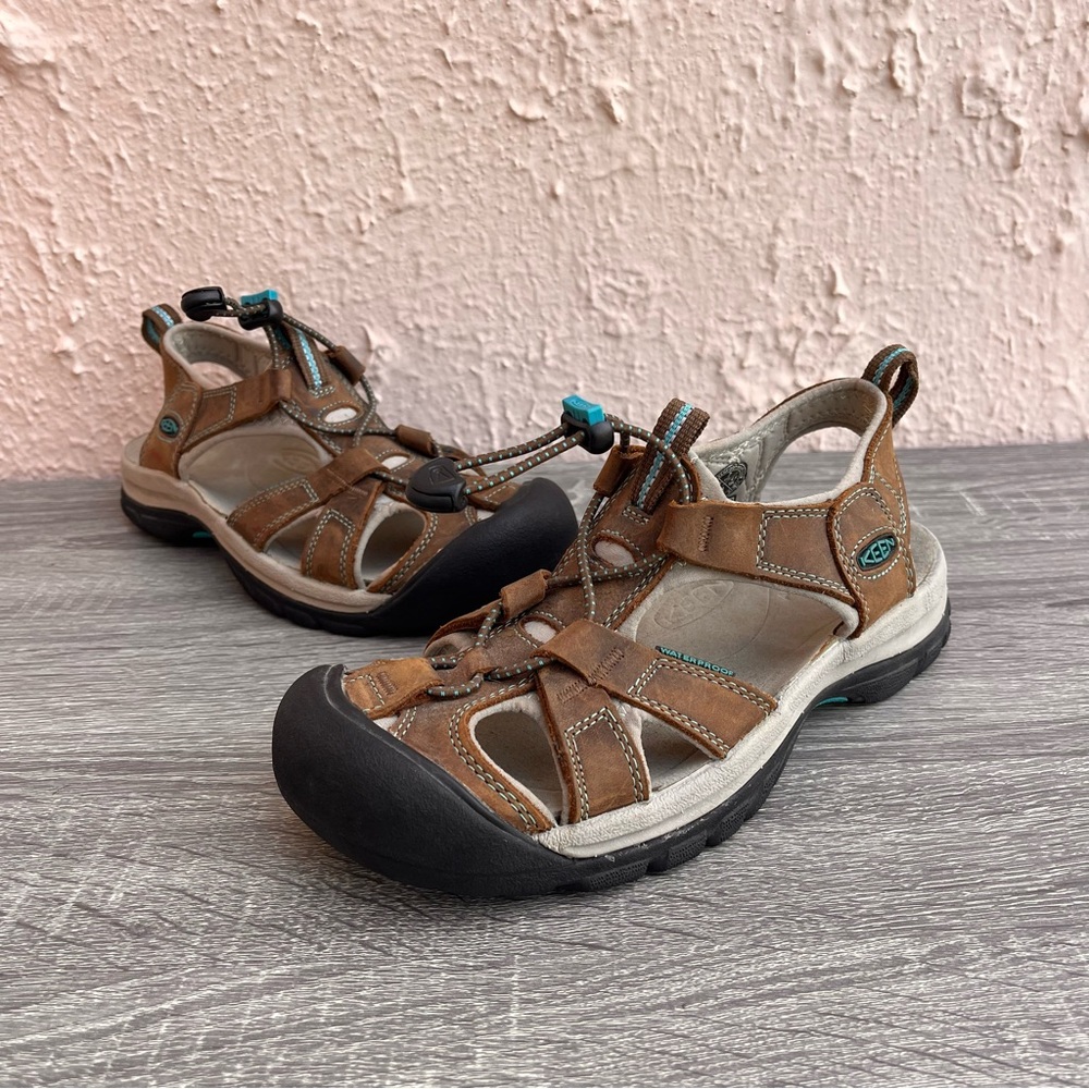 Keen Venice Women’s Brown Closed Toe Sandals / Women’s Size 37.5 US 7